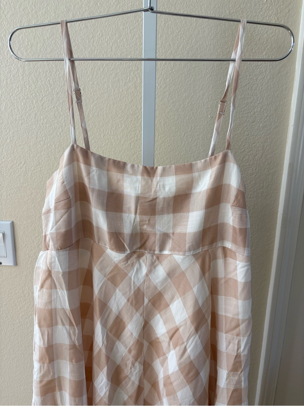 NWT - Showpo Katrien Empire Waist Maxi Dress In Beige / White Checker - Size 10 - Picture 8 of 9